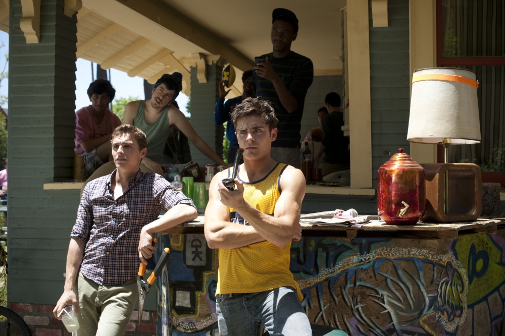 Zac-Efron-and-Dave-Franco-in-Neighbors-2013-Movie-Image